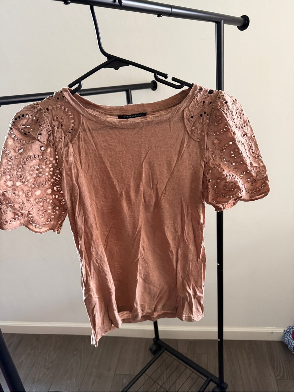 Tahari tan Eyelet Puff Sleeve Tee